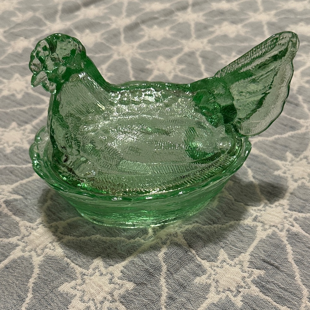 🐓 Green Glass Hen on Nest Dish